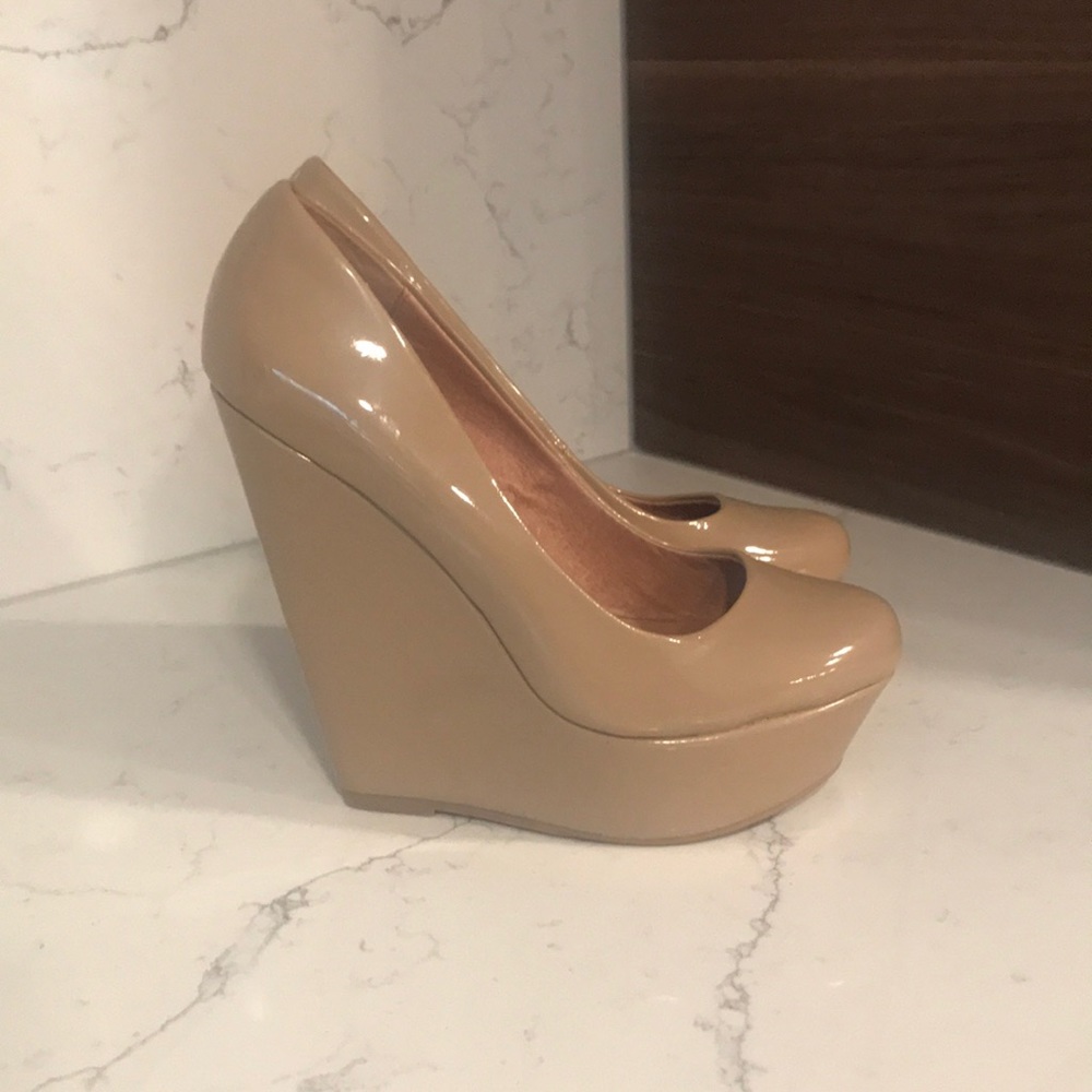 BN Aldo Patent Leather Nude Wedge